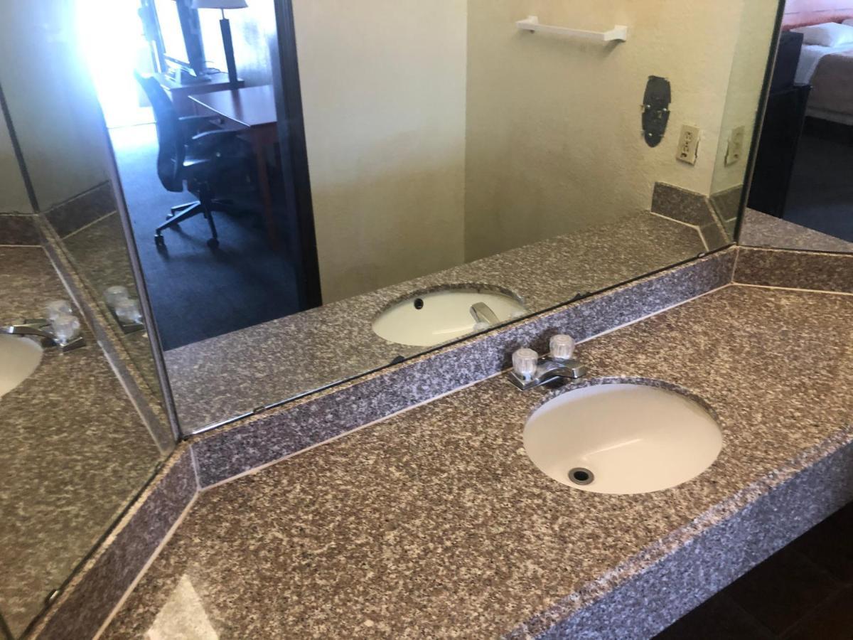Airport Inn And Suites Tulsa Extérieur photo
