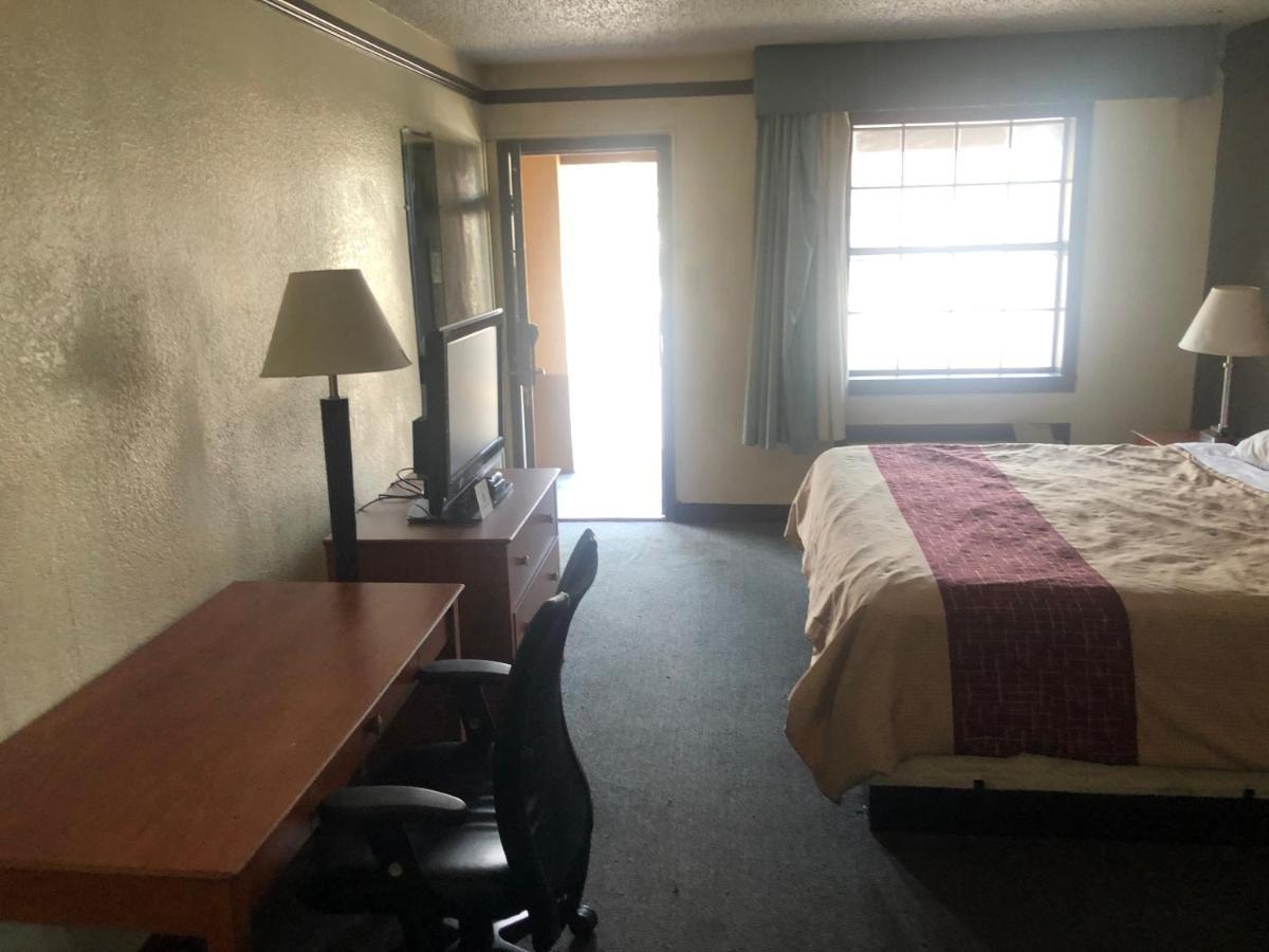 Airport Inn And Suites Tulsa Extérieur photo